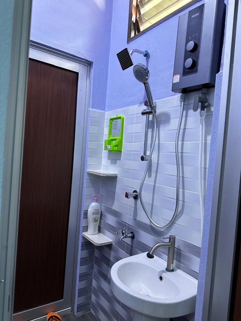 Homestay Haji Noor Tanah Merah  Kültér fotó